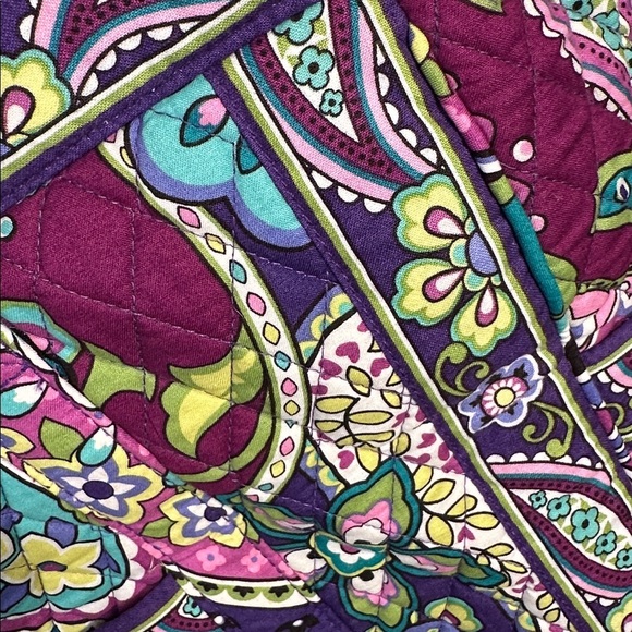 Vera Bradley Get Carried Away Overnight or Weekender Large size Bag - Picture 5 of 8